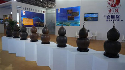 滇菜鮮花宴、云子圍棋、滇派內畫齊亮相 官渡非遺驚艷文博會